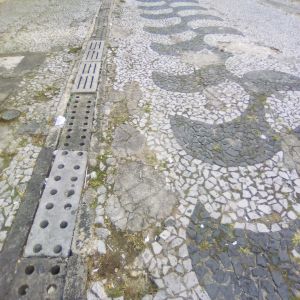 Calçada danificada