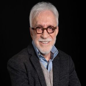 Moacyr Franco apresenta show da turnê Cantos e Contos em BH