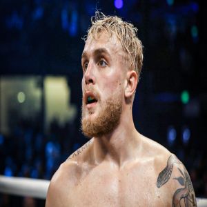 Jack Paul quase caiu, mas derrotou Tyronn Woodley em uma batalha que entusiasmou até LeBron James