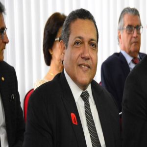 Currículo furado? Kassio começou mal.