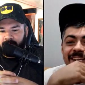 Dois caras normais falando sobre carros, tatuagens e Jesus Cristo