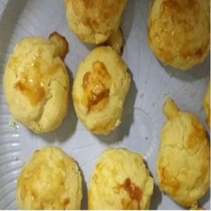 Salgadinho de queijo da Carminha 