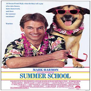  Um professor de educação física entra numa roubada quando precisa assumir um “Curso de Verão” 