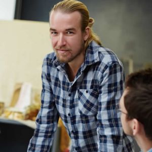 45 pensamentos aleatórios que passam pela cabeça de todos durante uma reunião chata