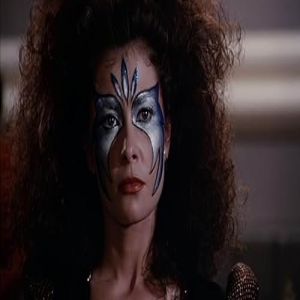 Leia sobre a série V - Os extraterrestres na batalha final