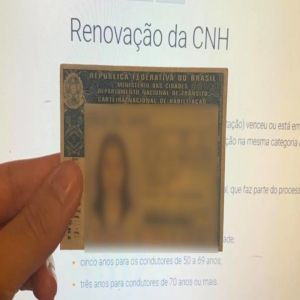 O Detran prorroga o prazo para renovação de carteiras de habilitação e placas; verificar data