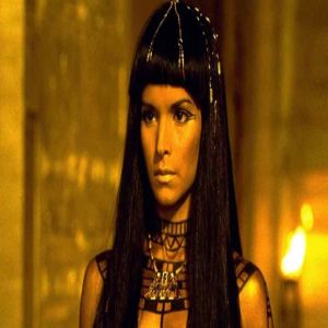 A atriz que interpretou Anck Su Namun no filme ‘A Múmia’ reaparece aos 52 anos 