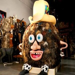 Conheça Hoss, a maior bola de cabelo humano do mundo