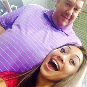  Ela foi pega no flagra, mas encontrou a desculpa mais que perfeita.