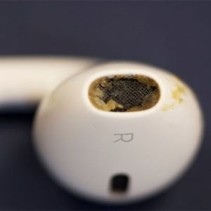 Além de nojento, o fone de ouvido sujo pode ser muito perigoso