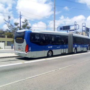 Sucata pode causar acidente