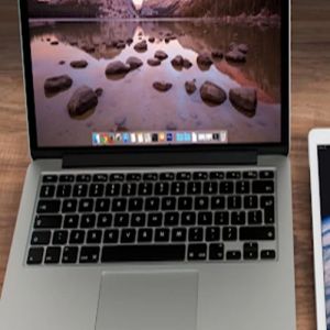 Apple orienta técnicos a fazer reparos caros 