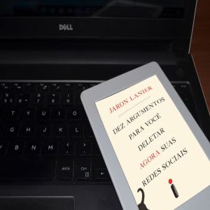Resenha literária: Dez Argumentos Para Você Deletar Agora Suas Redes Sociais