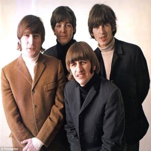 Medley de todas as músicas dos Beatles que estiveram em primeiro lugar nas paradas