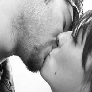 Os 16 tipos de beijos descritos no Kama Sutra