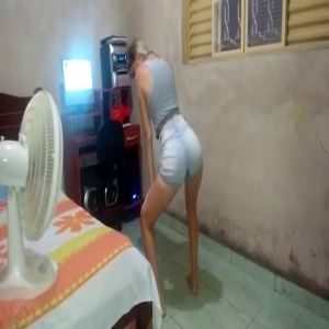 Reagindo a novinhas dançando funk #1