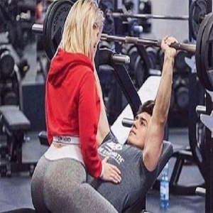 Uma academia que motiva os usuários com inspiração exclusiva