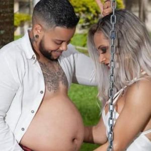 Mulher que virou homem engravida de homem que virou mulher