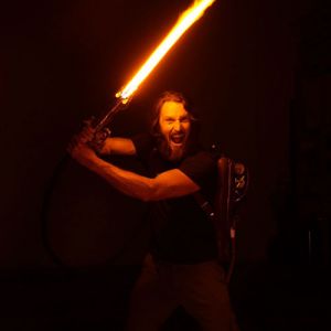 O primeiro sabre de luz do mundo!