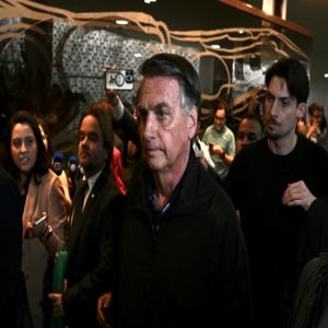 Ministro a votar contra tornozeleira e veto a redes sociais a Bolsonaro