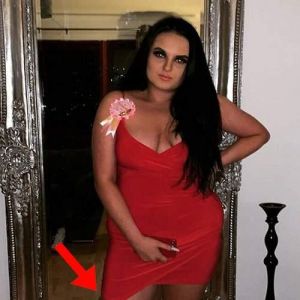 Essa foto viralizou depois que amigos viram um reflexo infeliz no espelho