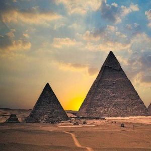 As pirâmides foram mesmo feitas por escravos?