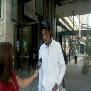 Repórter entrevista jogador do time achando é torcedor sem saber