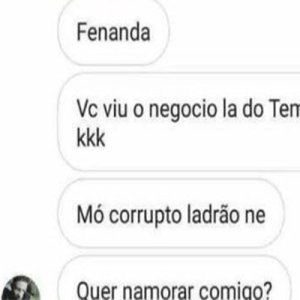 Estava falando de política mas mudou de assunto e certamente conseguiu algo a mais