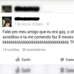 Saindo do armário de brincadeira com os amigos