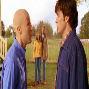 Smallville: Intérprete de Lex Luthor compartilha foto inédita da série e ganha elogios