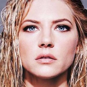 Vikings: Caminhoneiro homenageia Katheryn Winnick e atriz responde 