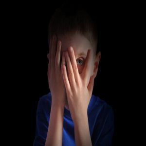 Por que temos medo do escuro?