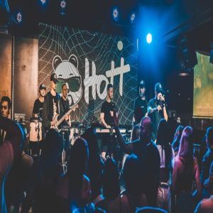 Sexta com Hott e domingo com o samba mais bombado de BH