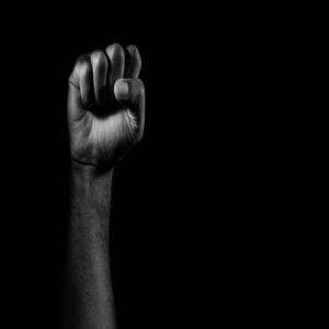 Um em cada quadro jovens espanhóis tem comportamento racista, diz estudo