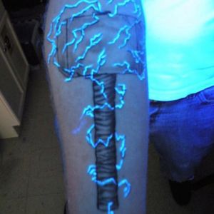 15 tatuagens incríveis que só podem ser vistas sob luz ultravioleta