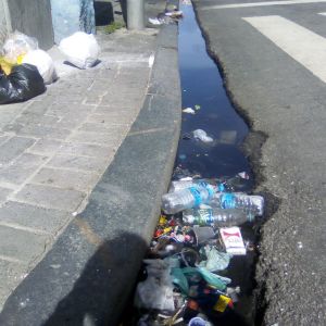 Esgoto a céu aberto