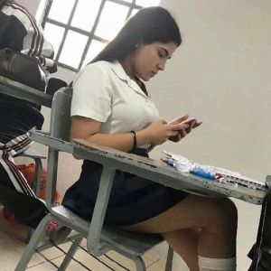 Desse jeito não tem como mesmo se concentrar nessa aula.