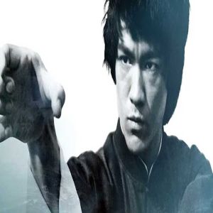 Mais de 90 repetições! Conheça o treino de abdominais do ator Bruce Lee