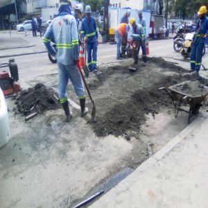 Vazamento corrigido e buraco sendo fechado (Antes e Depois)