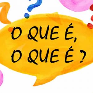 Vários pontinhos amarelos na parede.