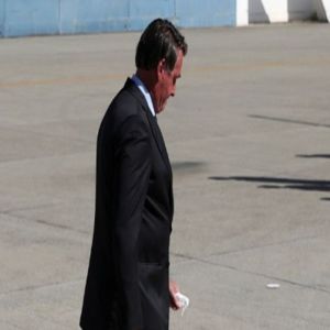 Mais de 105.000 mortos e Bolsonaro se blinda