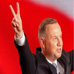 Presidente ultraconservador da Polônia enfrentará prefeito 2020