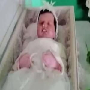 Mulher acusada de forjar gravidez e falsificar velório com boneca é absolvida no Panamá