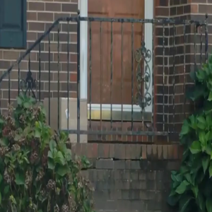 Mulher que esperava remédios acaba recebendo caixa com braços e dedos humanos