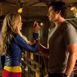 Smallville: Atriz diz que sentiu vontade de queimar roupas de personagem após a série 