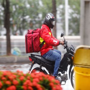 Trabalhe como entregador de moto