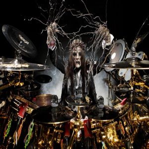 Morre Joey Jordison, ex-baterista do Slipknot, aos 46 anos