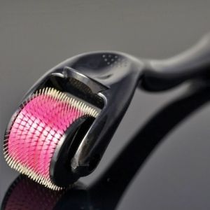 Dermaroller para estrias: como funciona e dúvidas comuns