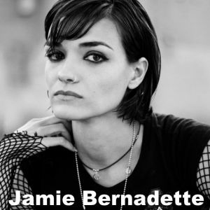 Jamie Bernadette: conheça a atriz do remake do polêmico clássico Doce vingança