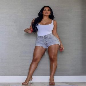 Conheça o estilo de vida da Dolly Castro